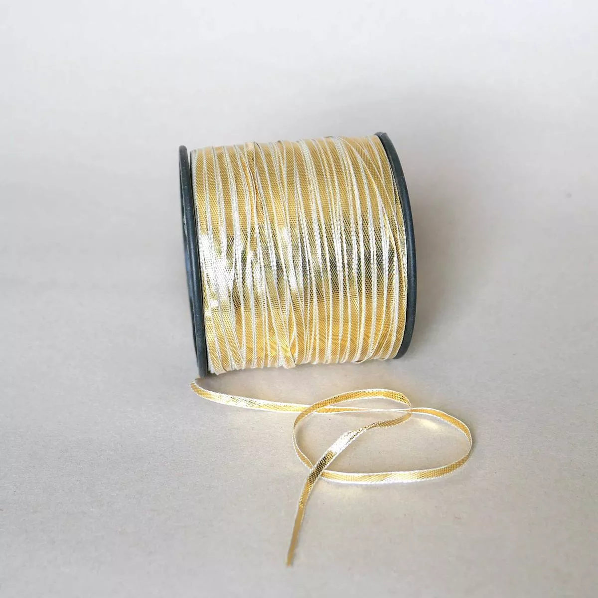 Fine Gold Ribbon