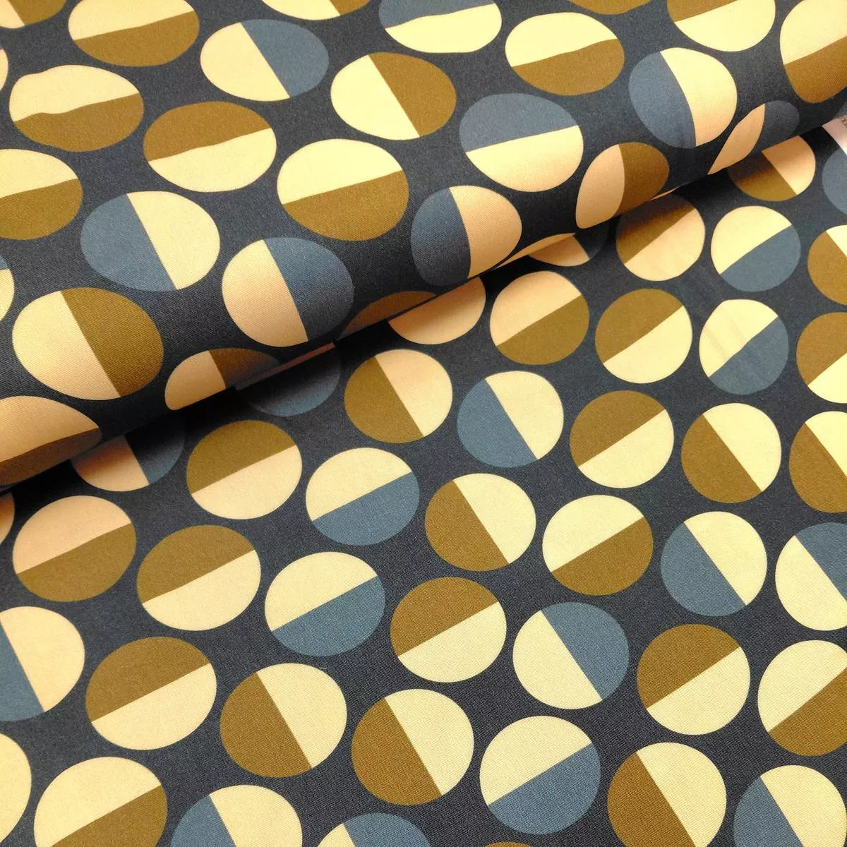 viscose-twill-circles-by-light-lush Viscose Twill – Circles by Light & Lush