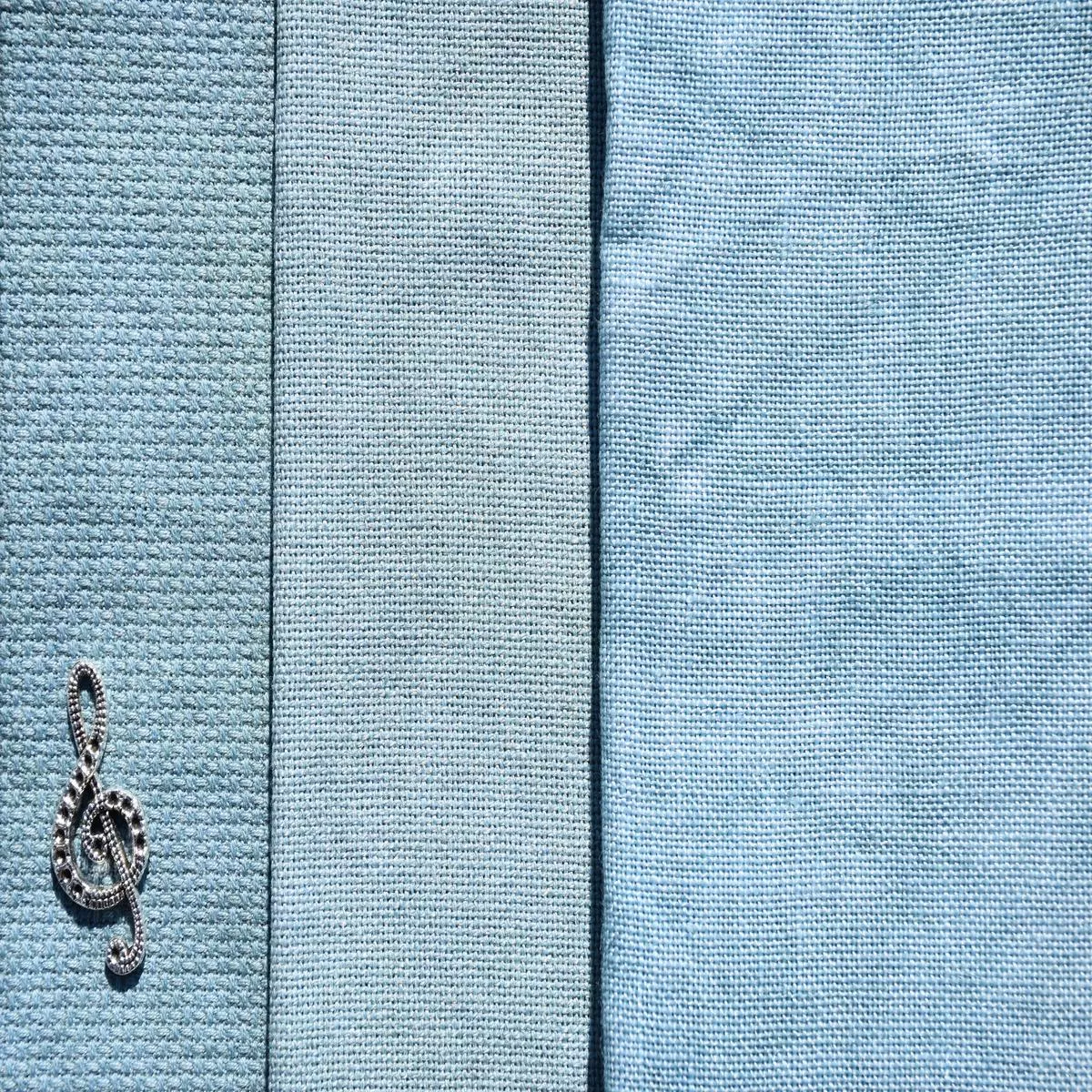 Wind Song – Fat Quarter | Opalescent Linen | 32 ct